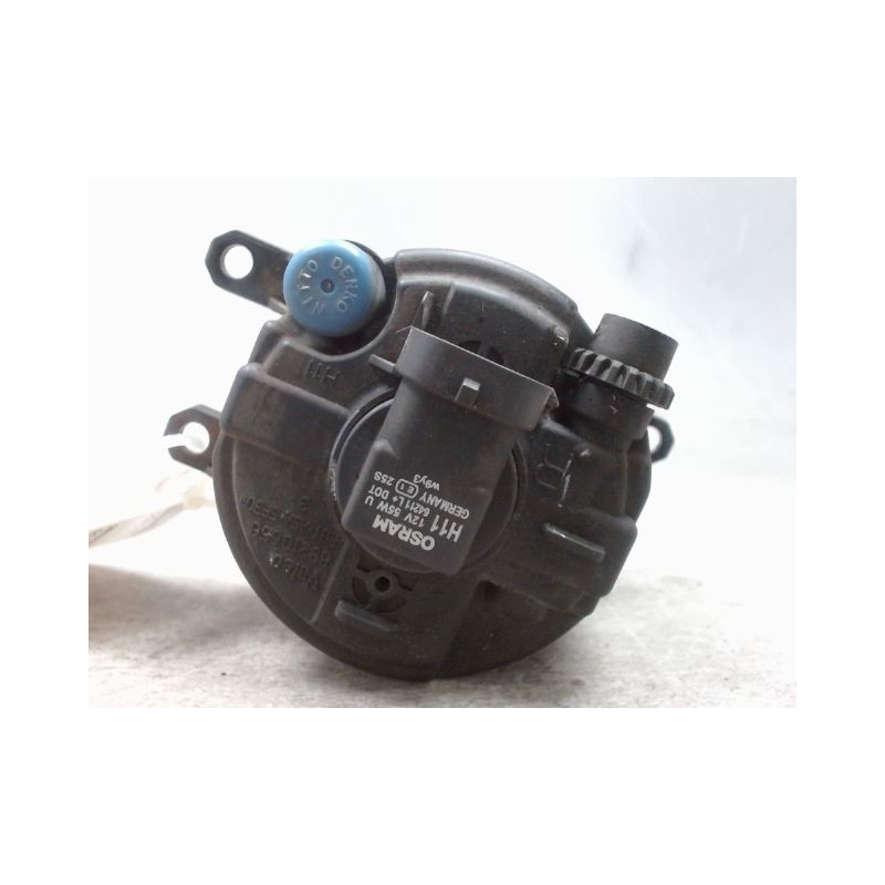 PHARE ANTIBROUILLARD AVANT DROIT TOYOTA AVENSIS