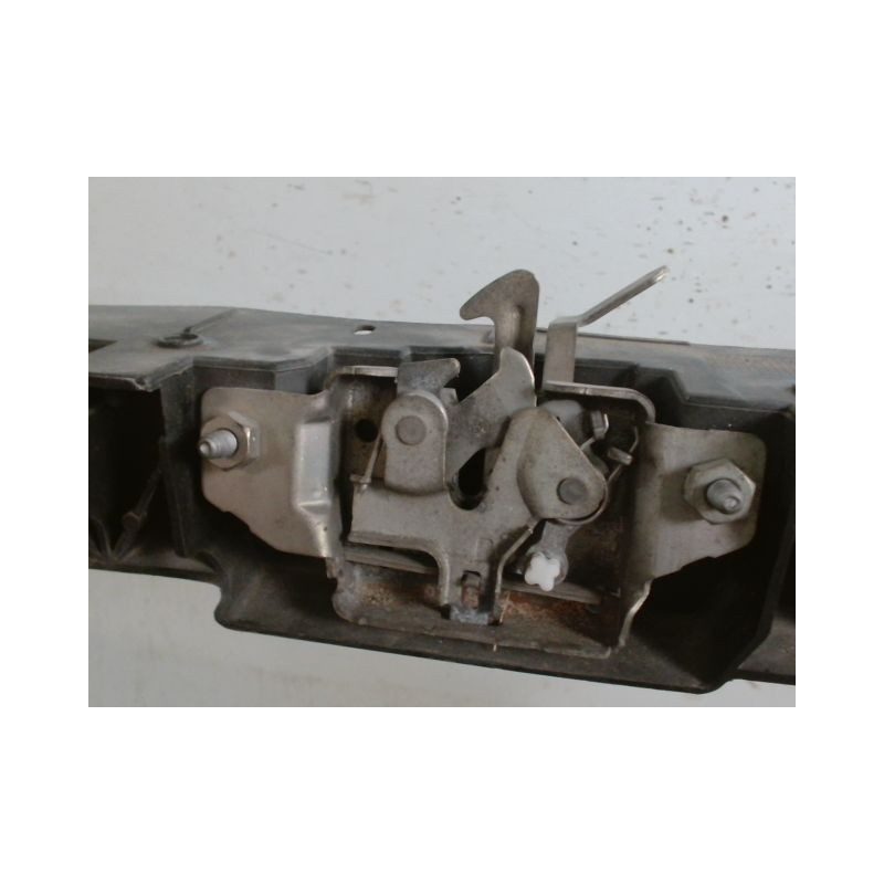 FACE AVANT RENAULT CLIO