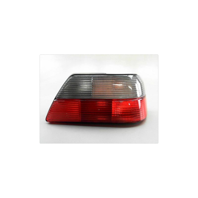 FEU ARRIERE DROIT PEUGEOT 605 94-99