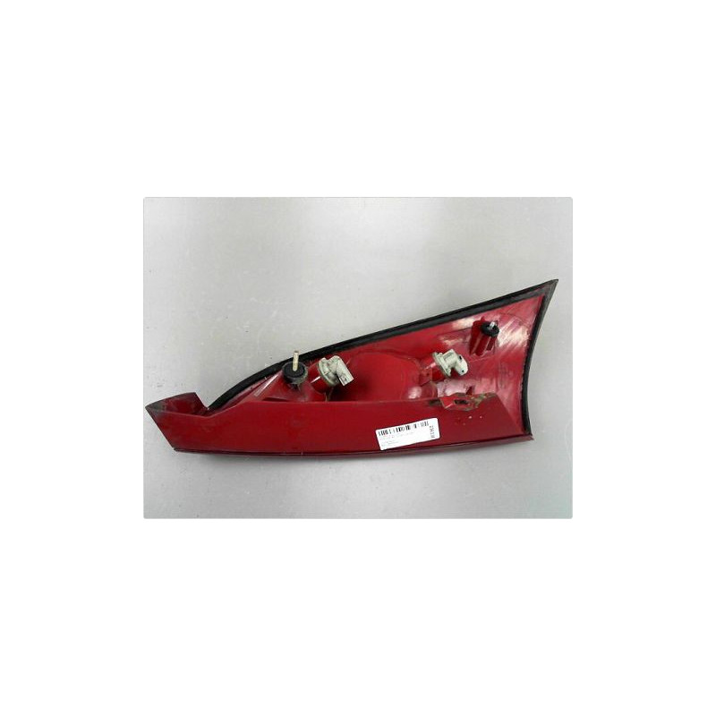 FEU ARRIERE DROIT FORD FOCUS 98-04