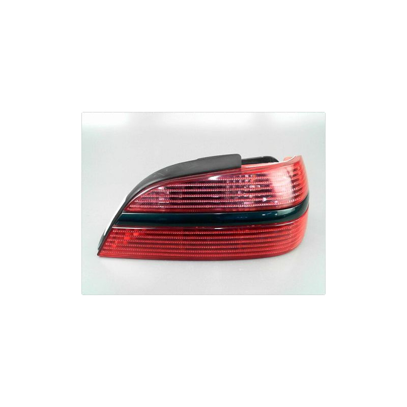 FEU ARRIERE DROIT PEUGEOT 406 99-04