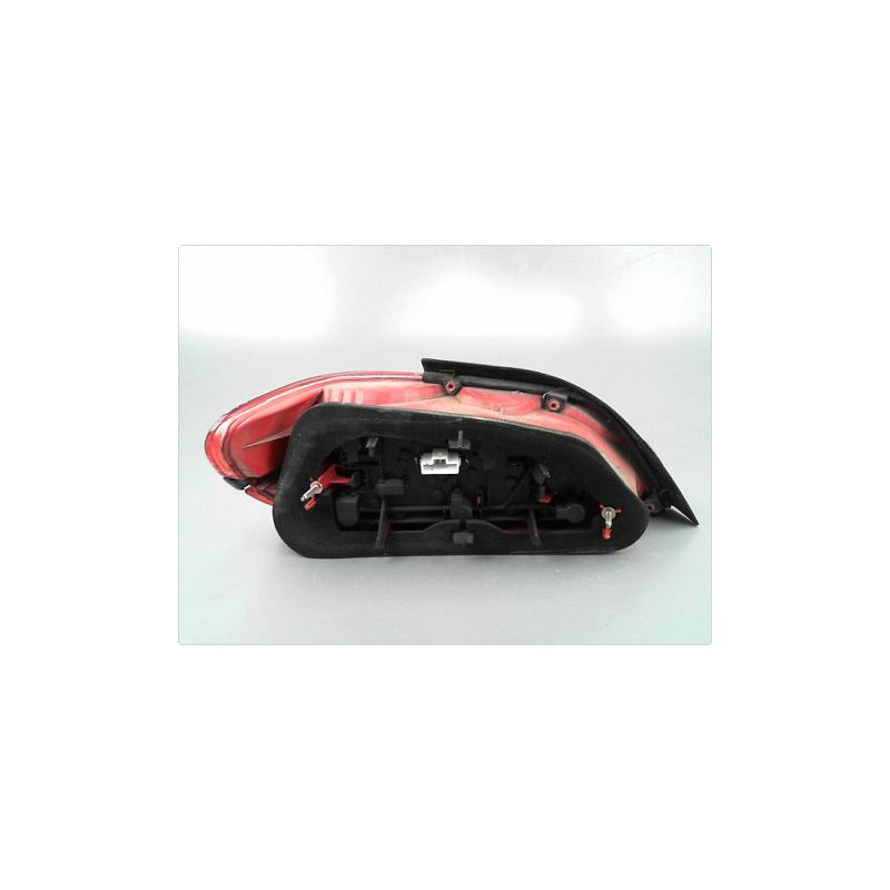 FEU ARRIERE DROIT PEUGEOT 406 99-04
