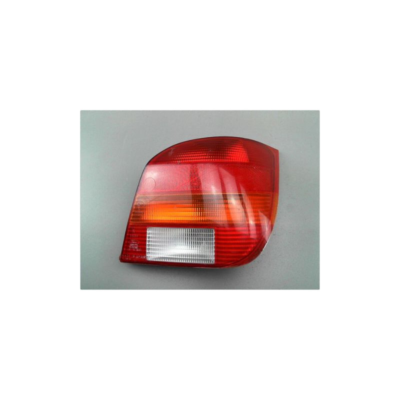 FEU ARRIERE DROIT FORD FIESTA 94-96