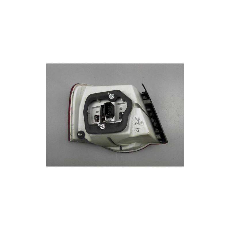 FEU ARRIERE DROIT VOLKSWAGEN JETTA 05-10