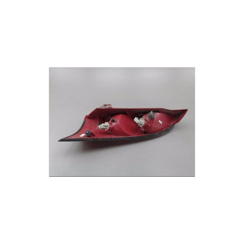 FEU ARRIERE DROIT FORD FOCUS 98-04