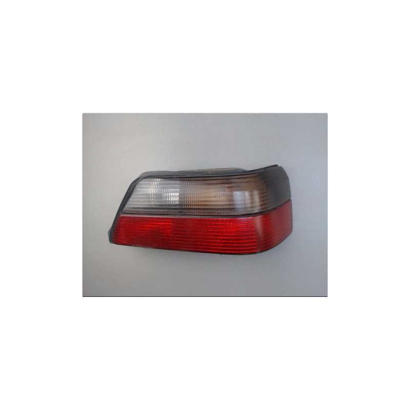FEU ARRIERE DROIT PEUGEOT 605