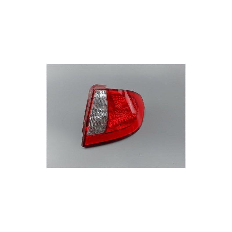 FEU ARRIERE DROIT HYUNDAI GETZ