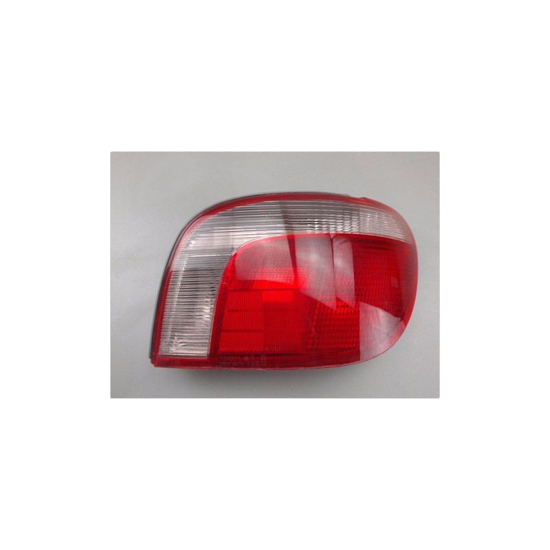 FEU ARRIERE DROIT TOYOTA YARIS