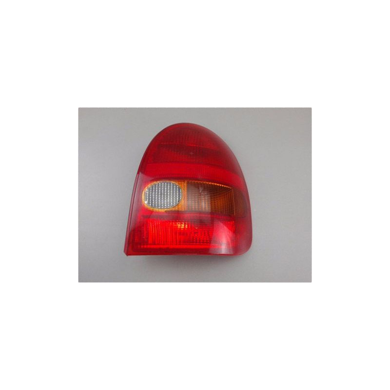 FEU ARRIERE DROIT OPEL CORSA