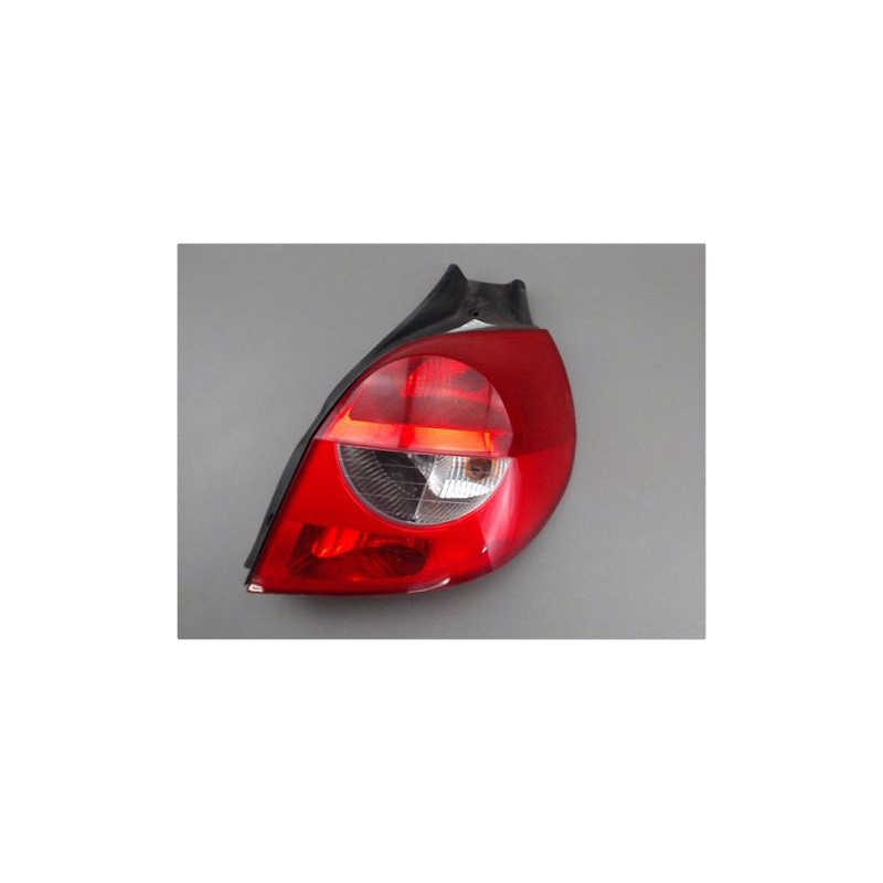 FEU ARRIERE DROIT RENAULT CLIO