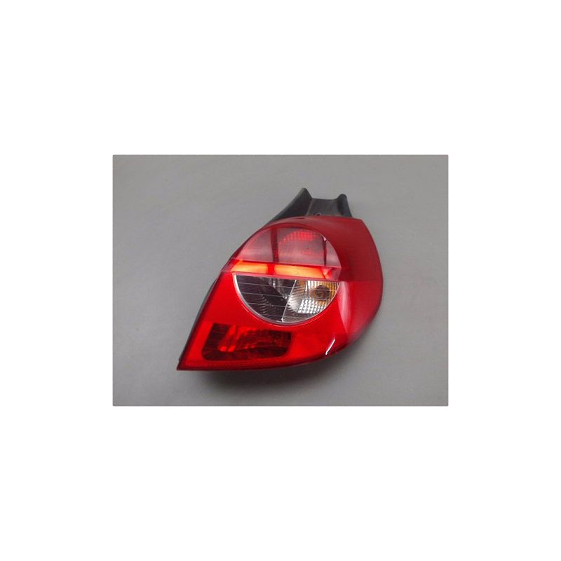 FEU ARRIERE DROIT RENAULT CLIO