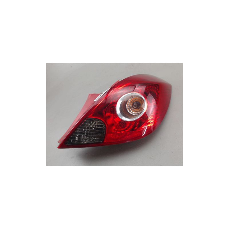 FEU ARRIERE DROIT OPEL CORSA