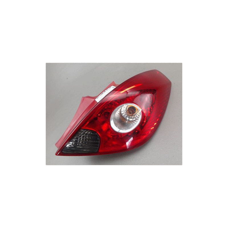 FEU ARRIERE DROIT OPEL CORSA