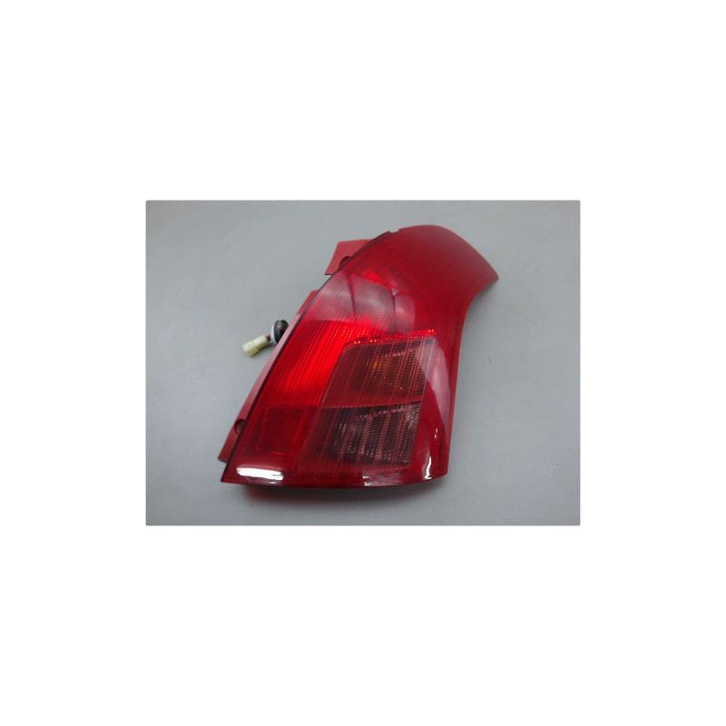 FEU ARRIERE DROIT SUZUKI SWIFT