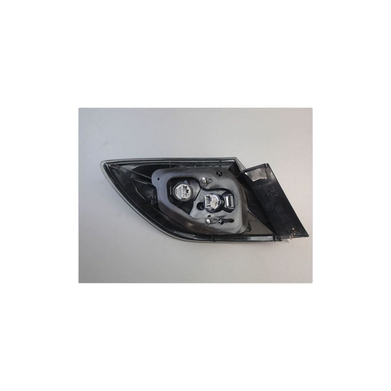 FEU ARRIERE DROIT MAZDA 3