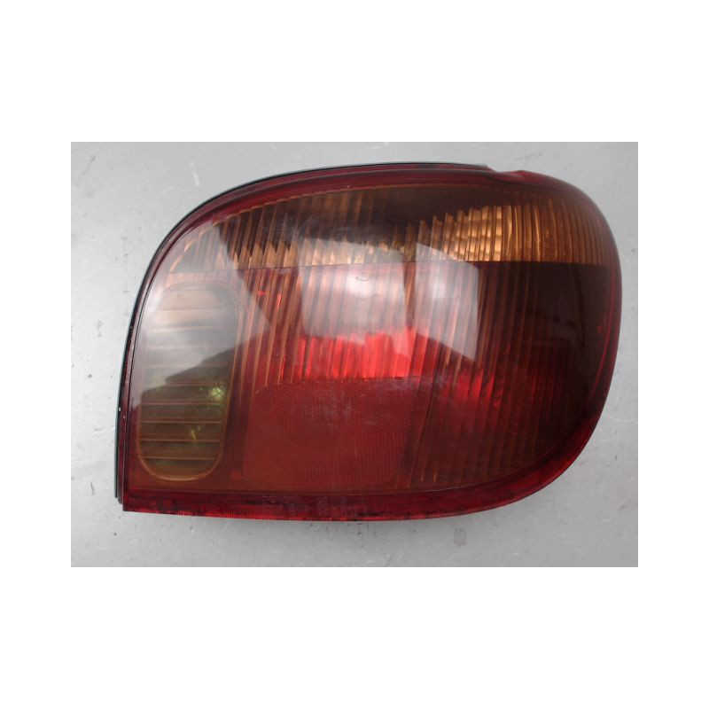 FEU ARRIERE DROIT TOYOTA YARIS