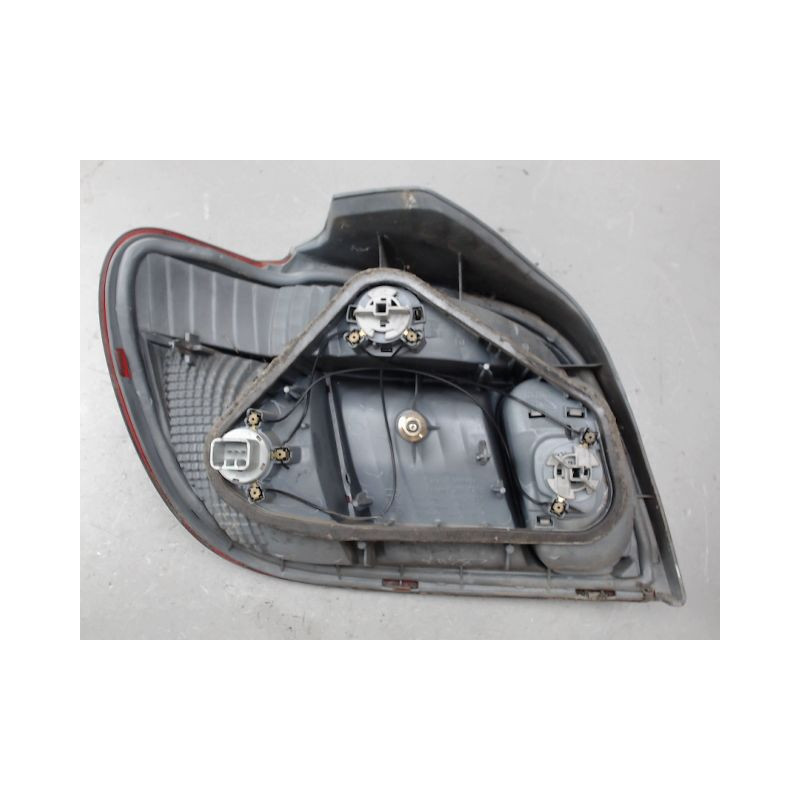 FEU ARRIERE DROIT TOYOTA YARIS
