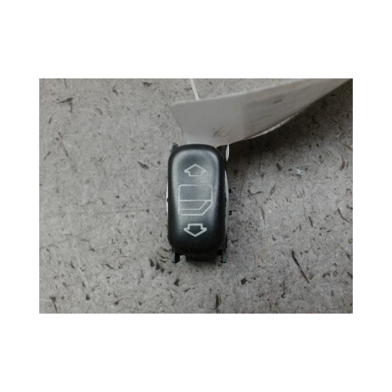 COMMANDE LEVE-GLACE PORTE ARG MERCEDES CLASSE A 2001 -