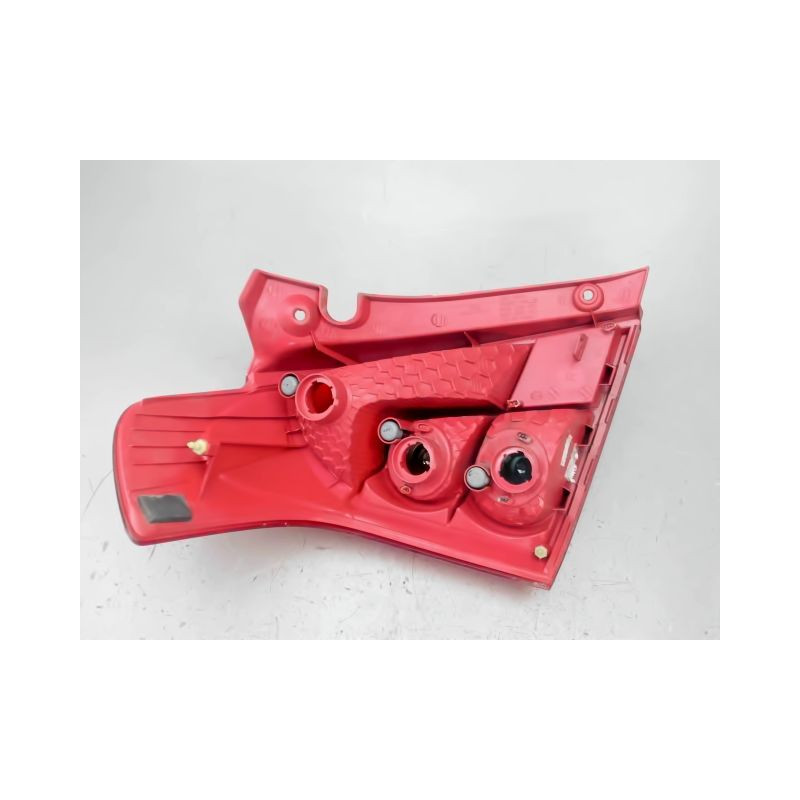 FEU ARRIERE DROIT SUZUKI SWIFT