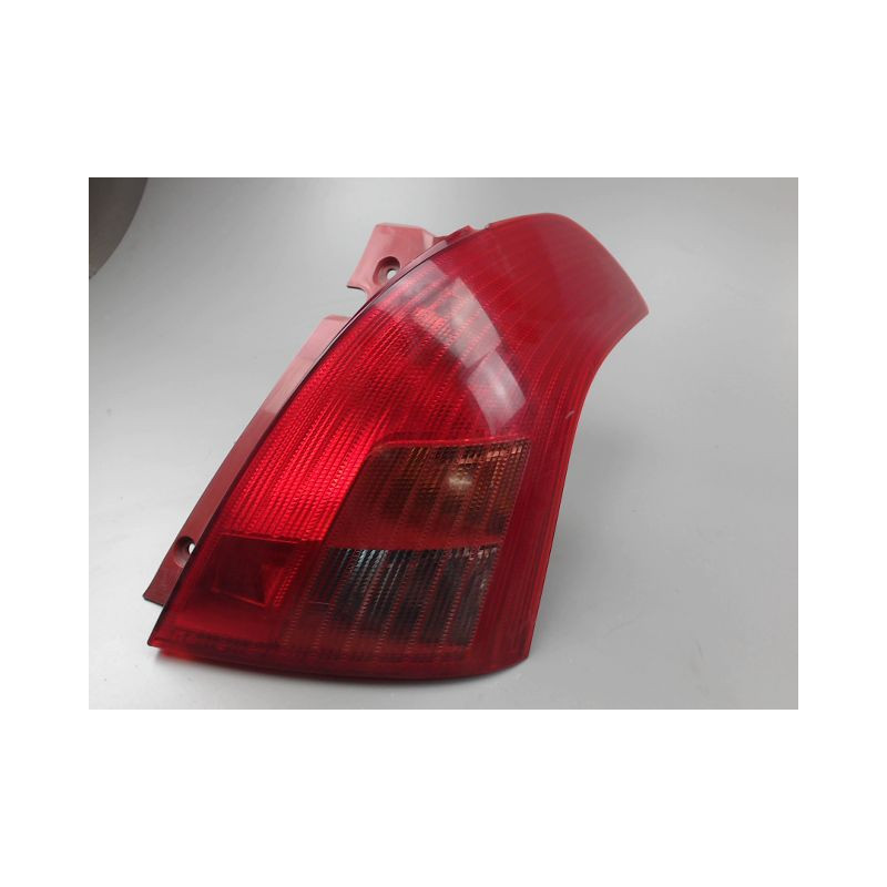 FEU ARRIERE DROIT SUZUKI SWIFT