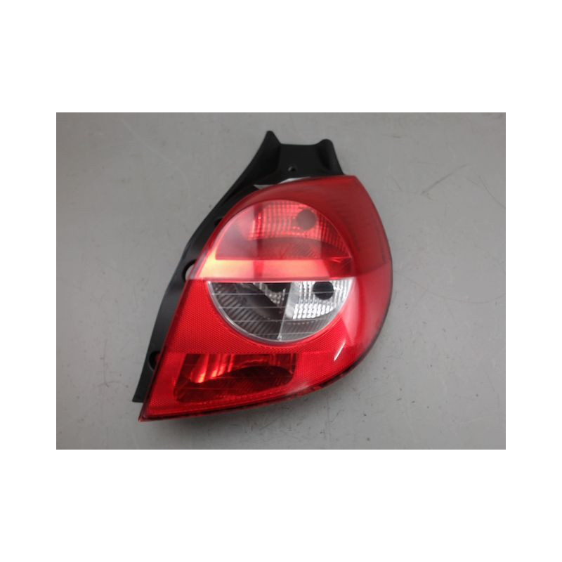 FEU ARRIERE DROIT RENAULT CLIO