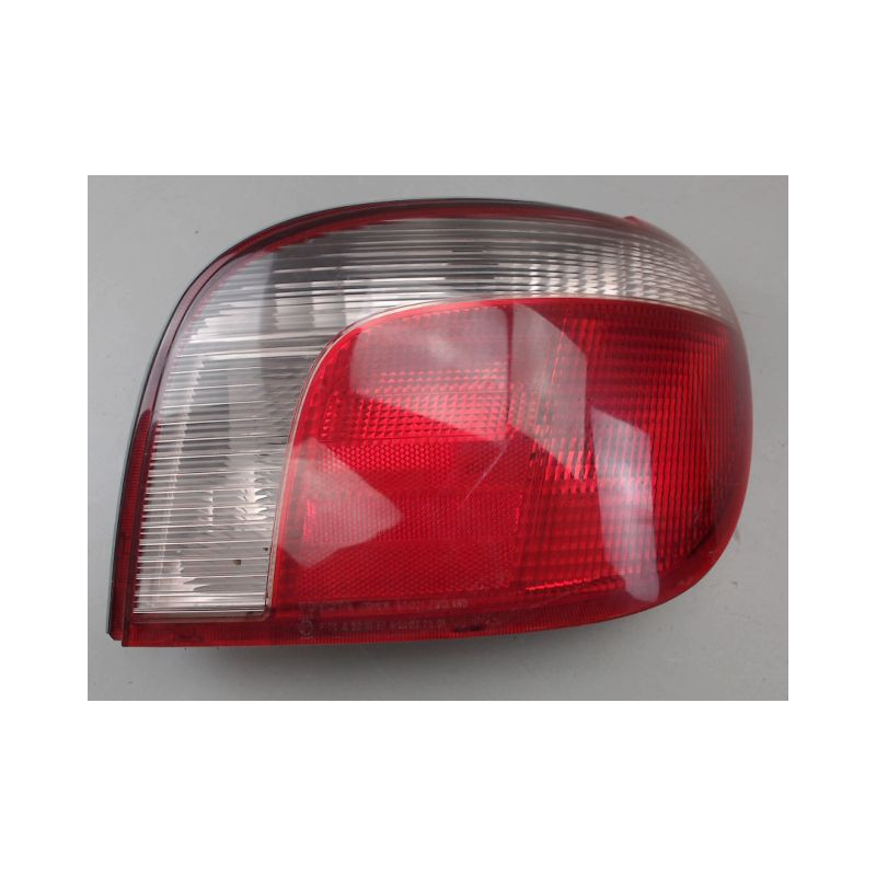 FEU ARRIERE DROIT TOYOTA YARIS