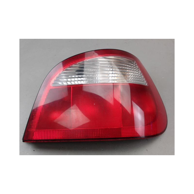 FEU ARRIERE DROIT RENAULT MEGANE