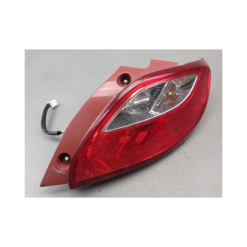 FEU ARRIERE DROIT MAZDA 2