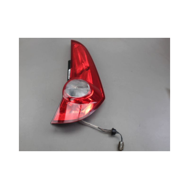 FEU ARRIERE DROIT OPEL AGILA