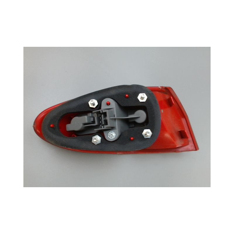 FEU ARRIERE DROIT ALFA ROMEO 147