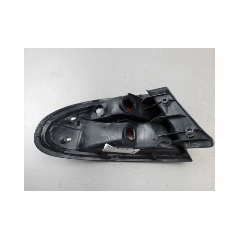 FEU ARRIERE DROIT MAZDA 323