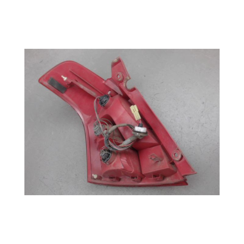 FEU ARRIERE DROIT SUZUKI SWIFT