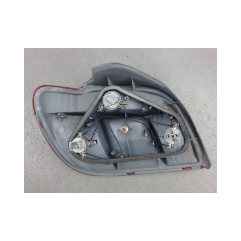 FEU ARRIERE DROIT TOYOTA YARIS