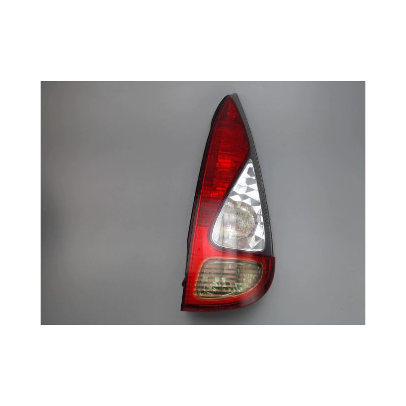 FEU ARRIERE DROIT TOYOTA YARIS