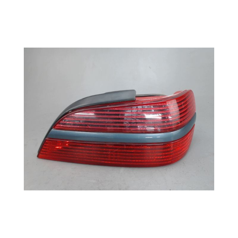 FEU ARRIERE DROIT PEUGEOT 406