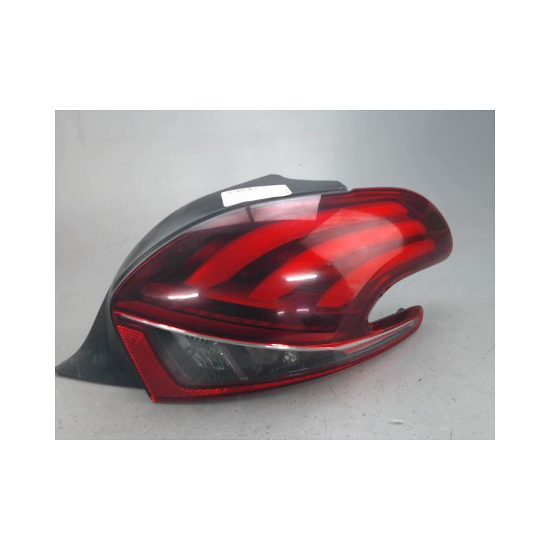 FEU ARRIERE DROIT PEUGEOT 208