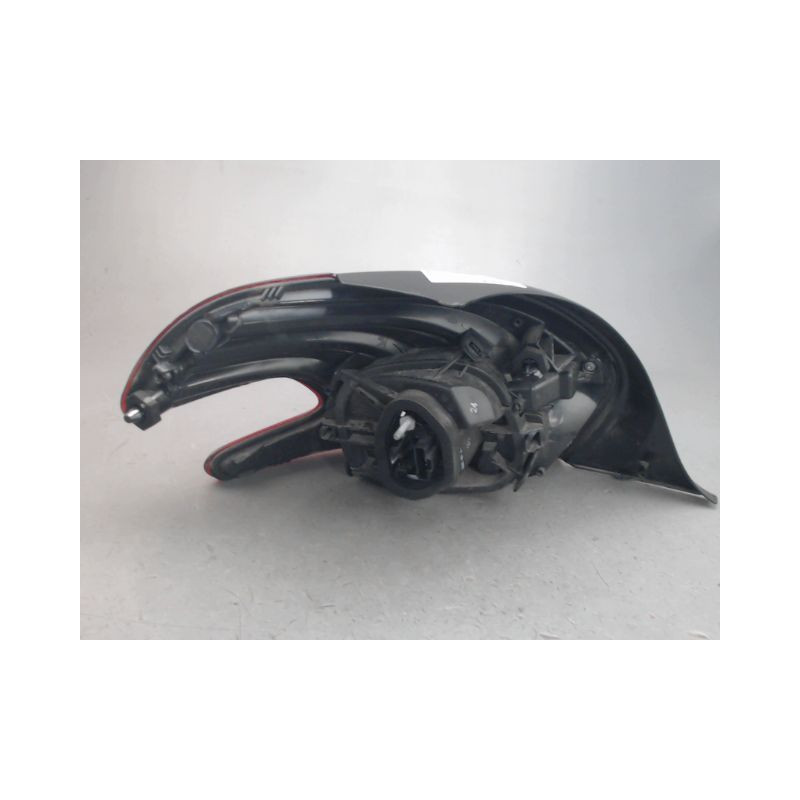 FEU ARRIERE DROIT PEUGEOT 208