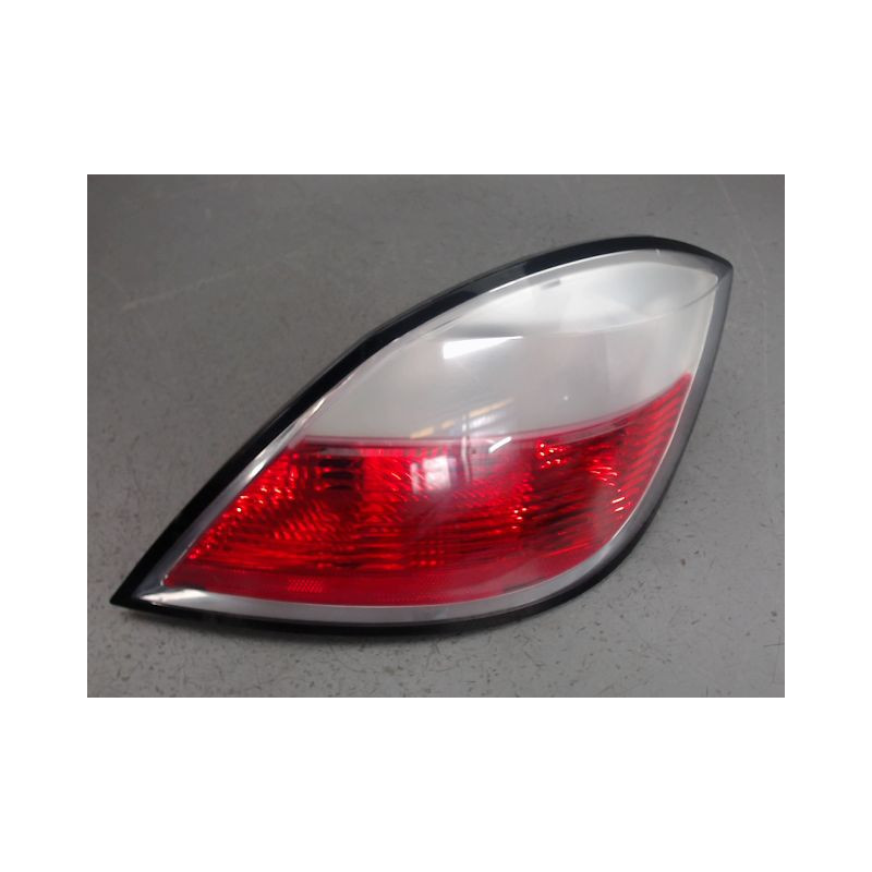 FEU ARRIERE DROIT OPEL ASTRA