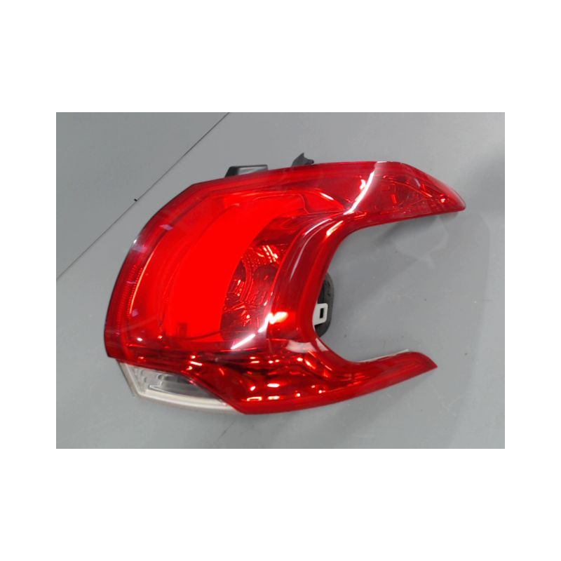FEU ARRIERE DROIT PEUGEOT 2008