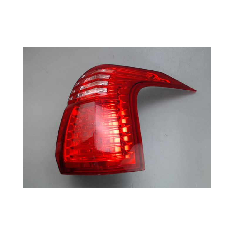 FEU ARRIERE DROIT PEUGEOT 5008