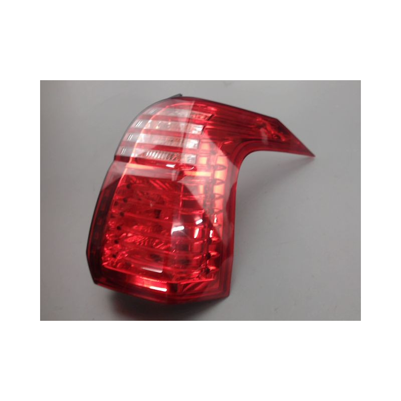 FEU ARRIERE DROIT PEUGEOT 5008