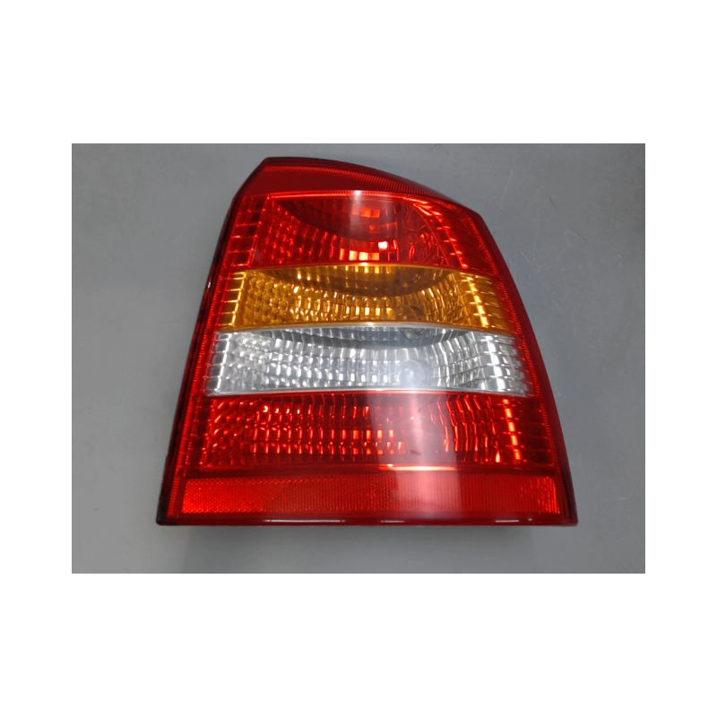 FEU ARRIERE DROIT OPEL ASTRA
