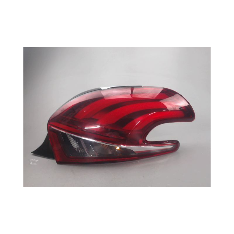 FEU ARRIERE DROIT PEUGEOT 208