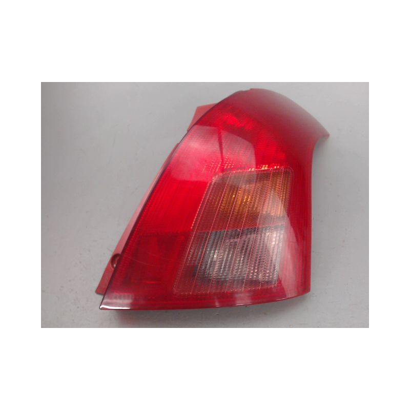 FEU ARRIERE DROIT SUZUKI SWIFT