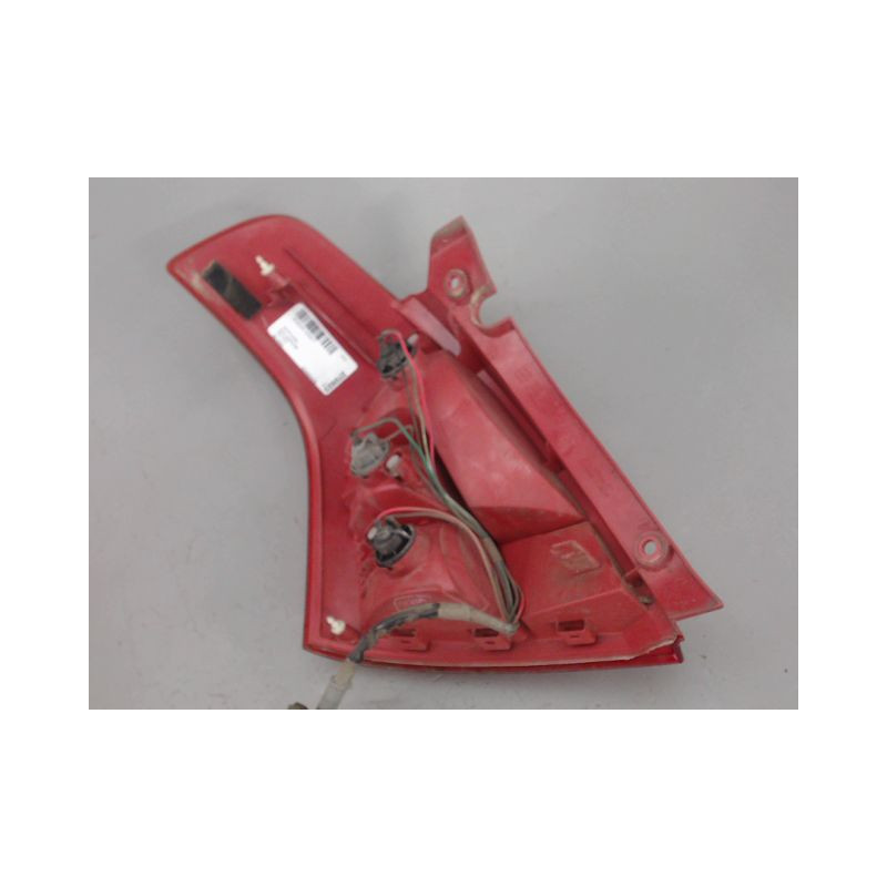 FEU ARRIERE DROIT SUZUKI SWIFT