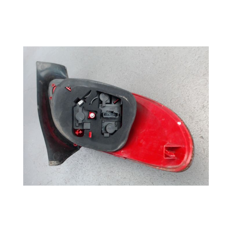 FEU ARRIERE DROIT PEUGEOT 206