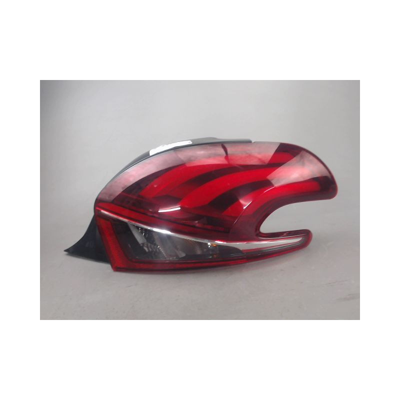 FEU ARRIERE DROIT PEUGEOT 208
