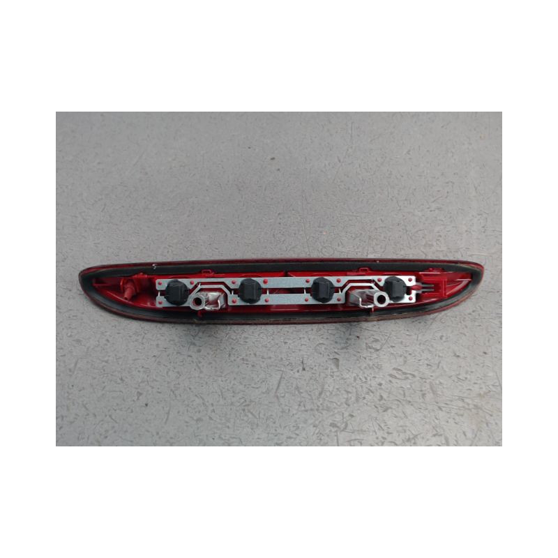 FEUX STOP SUPPLEMENTAIRE PEUGEOT 208