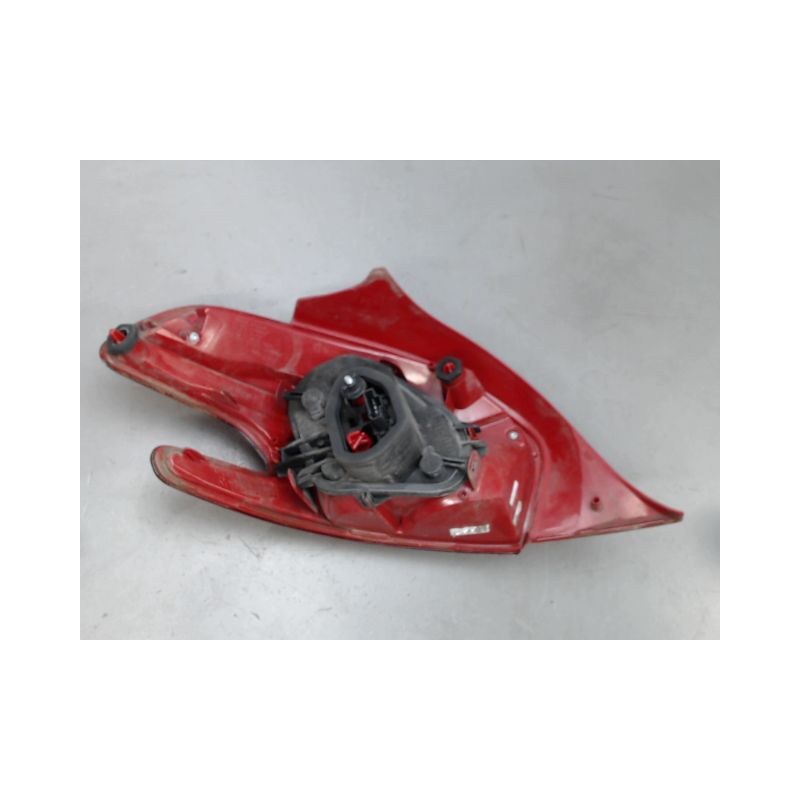 FEU ARRIERE DROIT PEUGEOT 208