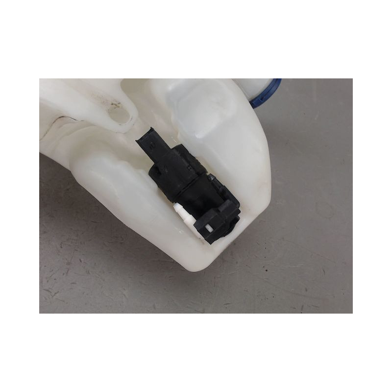 RESERVOIR LAVE-GLACE AVANT PEUGEOT 208